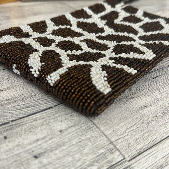 Giraffe Pattern Beaded Wristlet - Picture 4 of 9
